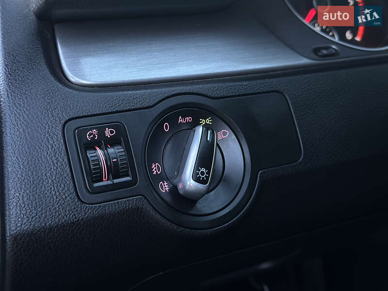 Универсал Volkswagen Passat 2014 в Староконстантинове