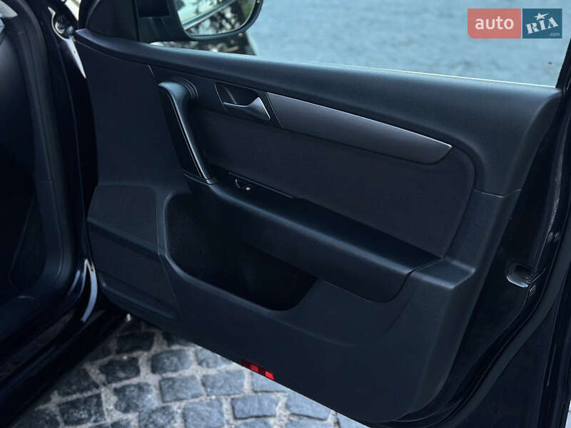 Универсал Volkswagen Passat 2014 в Староконстантинове