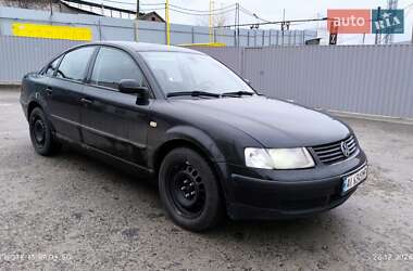 Седан Volkswagen Passat 1998 в Яготині