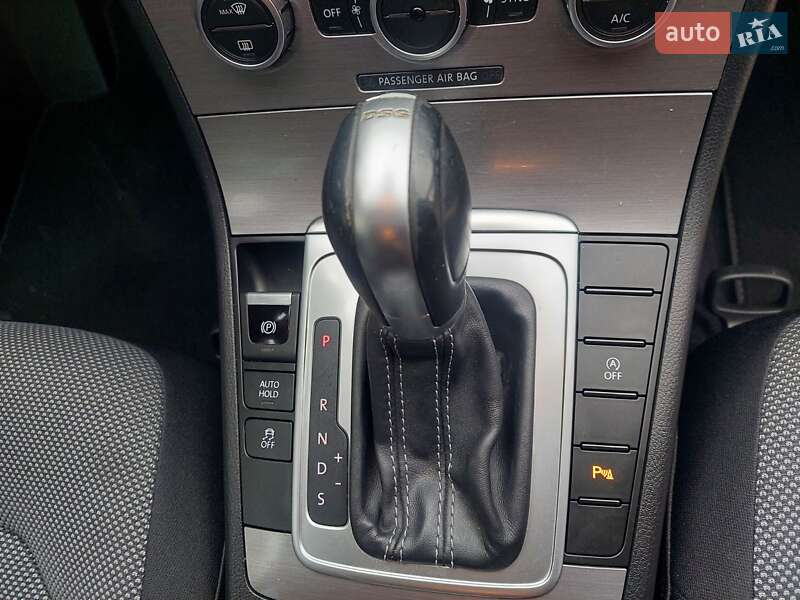 Универсал Volkswagen Passat 2015 в Одессе