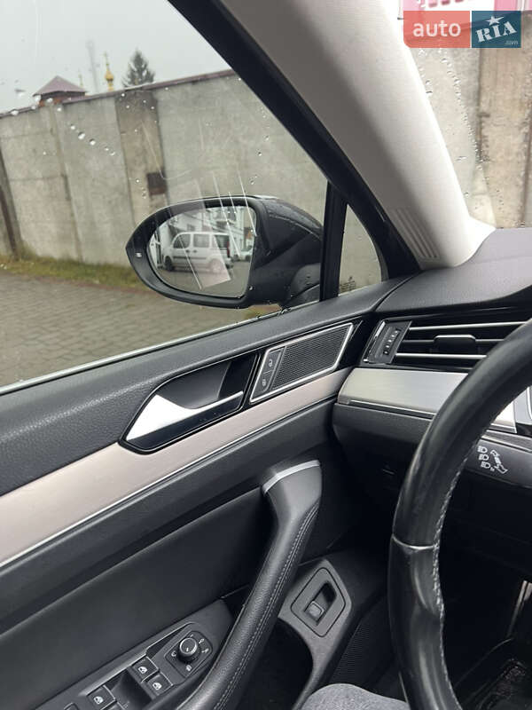 Універсал Volkswagen Passat 2016 в Старій Вижівці