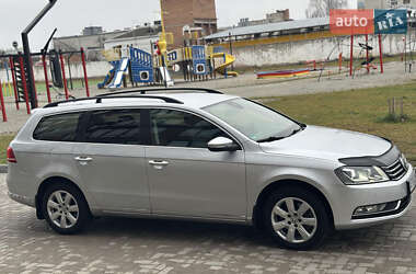 Универсал Volkswagen Passat 2012 в Житомире