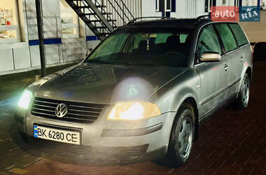 Універсал Volkswagen Passat 2003 в Рівному