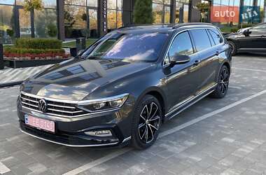 Універсал Volkswagen Passat 2021 в Ужгороді