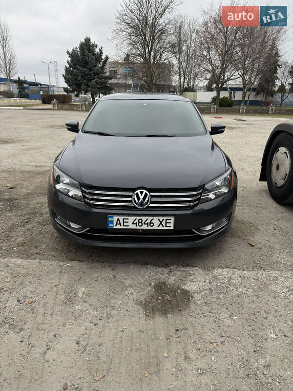 Седан Volkswagen Passat 2014 в Дніпрі