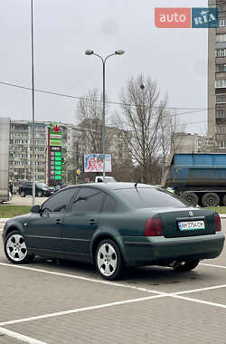 Седан Volkswagen Passat 1997 в Житомире