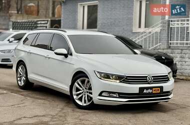 Універсал Volkswagen Passat 2015 в Харкові