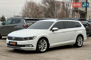 Універсал Volkswagen Passat 2015 в Харкові