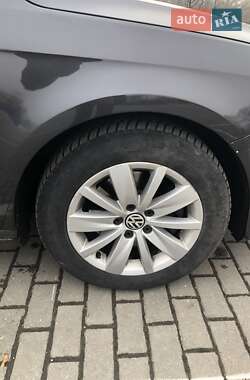 Седан Volkswagen Passat 2010 в Коломые