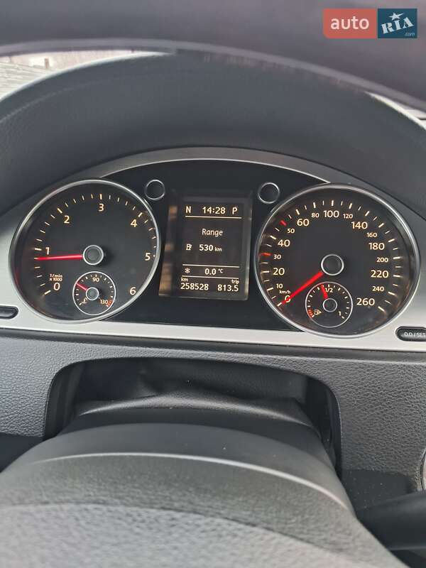 Универсал Volkswagen Passat 2009 в Хмельницком