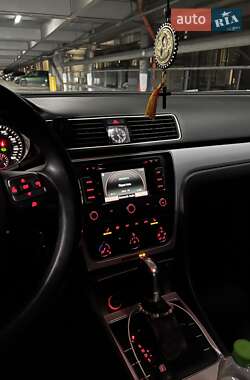 Седан Volkswagen Passat 2012 в Києві