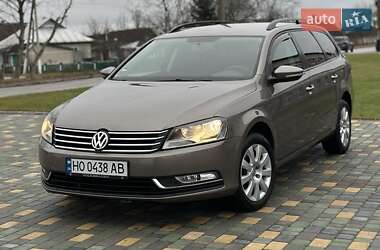 Універсал Volkswagen Passat 2011 в Тернополі