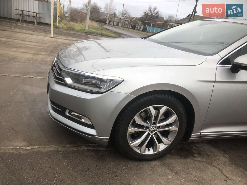 Седан Volkswagen Passat 2015 в Врадіївці