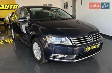 Седан Volkswagen Passat 2012 в Червонограді