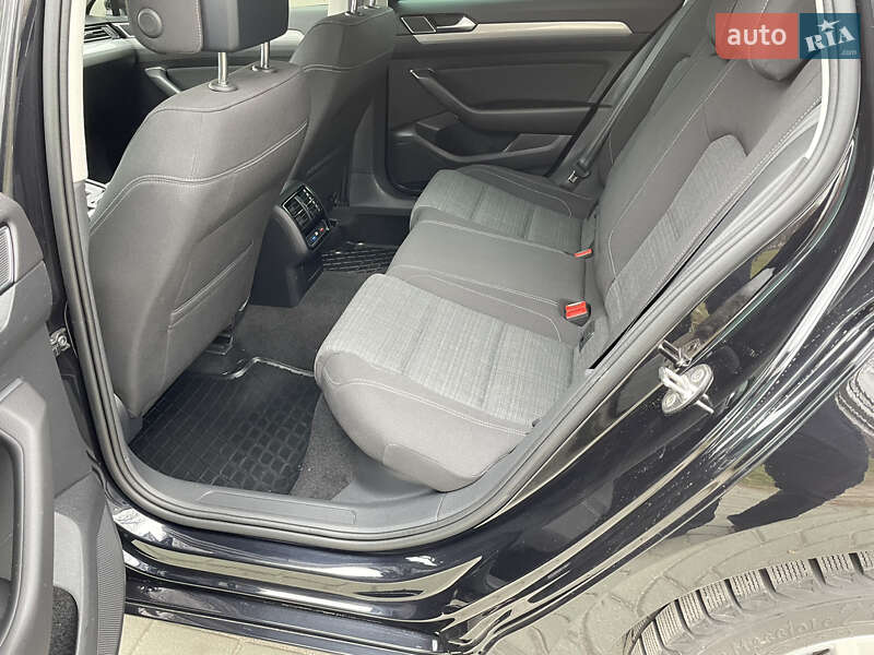 Универсал Volkswagen Passat 2019 в Запорожье