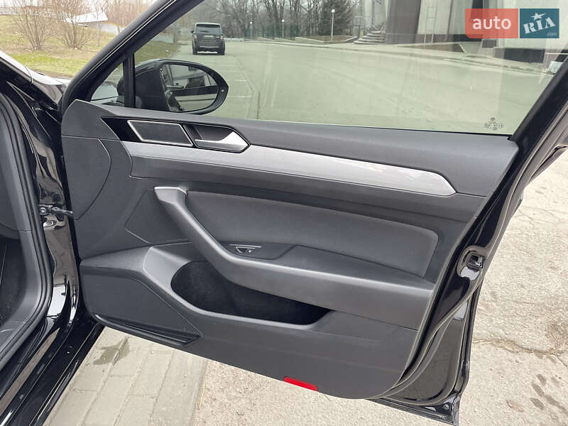 Универсал Volkswagen Passat 2019 в Запорожье