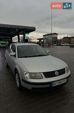 Седан Volkswagen Passat 1997 в Стрию