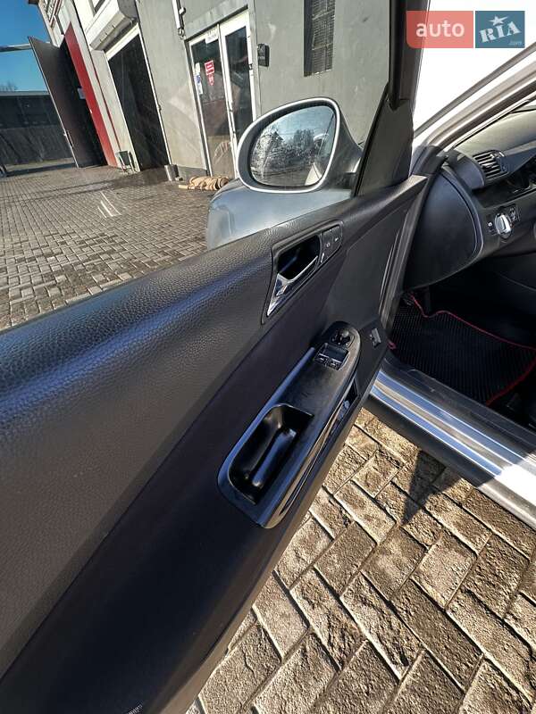 Седан Volkswagen Passat 2005 в Черновцах