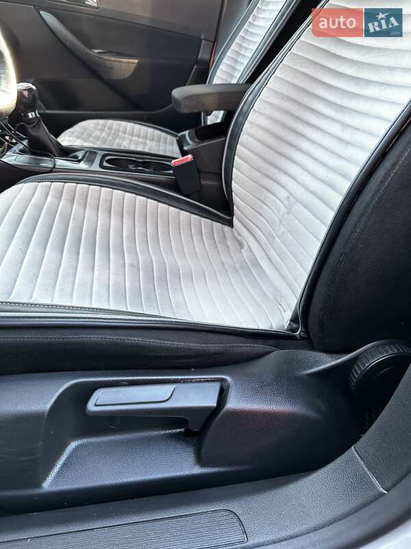 Седан Volkswagen Passat 2005 в Черновцах