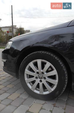 Седан Volkswagen Passat 2006 в Чорткові