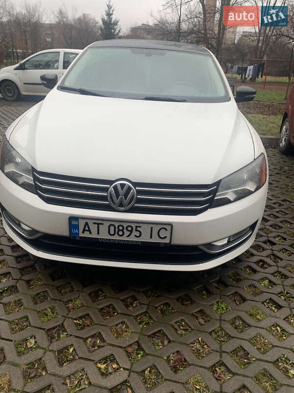 Седан Volkswagen Passat 2014 в Ивано-Франковске