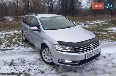 Універсал Volkswagen Passat 2011 в Звягелі