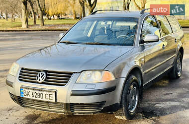 Універсал Volkswagen Passat 2003 в Рівному