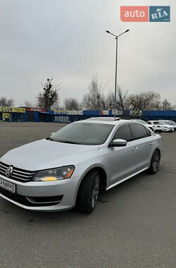 Седан Volkswagen Passat 2012 в Києві