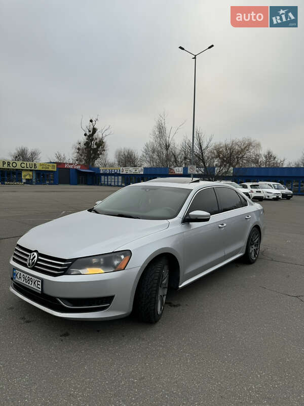 Седан Volkswagen Passat 2012 в Киеве