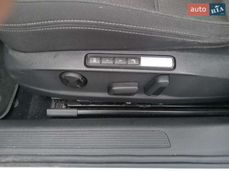 Універсал Volkswagen Passat 2019 в Львові