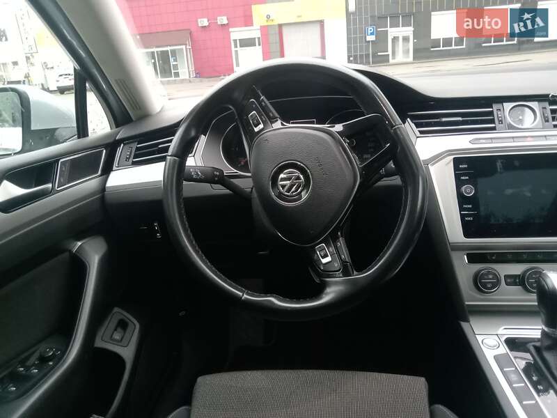Універсал Volkswagen Passat 2019 в Львові