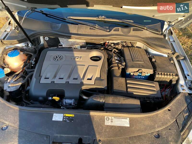Універсал Volkswagen Passat 2013 в Радехові