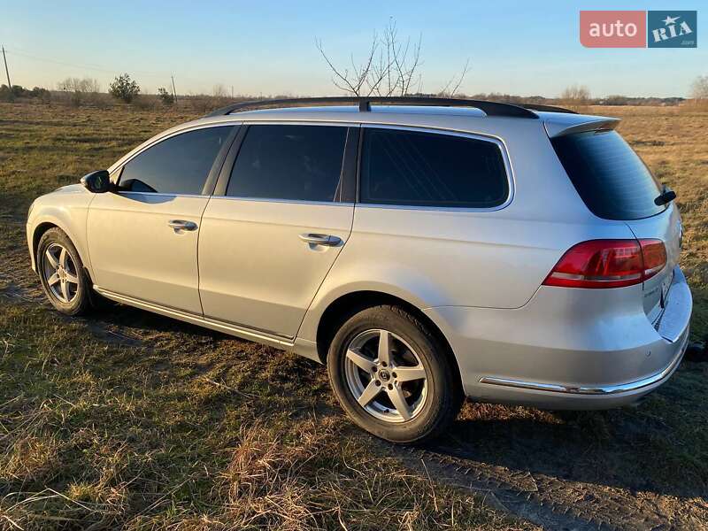 Універсал Volkswagen Passat 2013 в Радехові