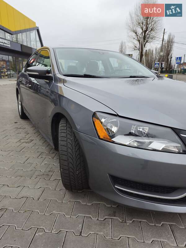 Седан Volkswagen Passat 2013 в Киеве