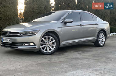 Седан Volkswagen Passat 2015 в Ивано-Франковске