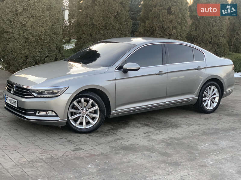 Седан Volkswagen Passat 2015 в Ивано-Франковске
