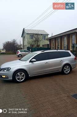 Універсал Volkswagen Passat 2011 в Сумах