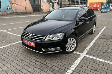 Універсал Volkswagen Passat 2013 в Луцьку