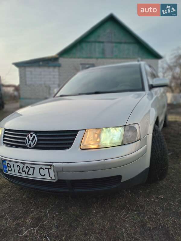 Універсал Volkswagen Passat 1999 в Житомирі