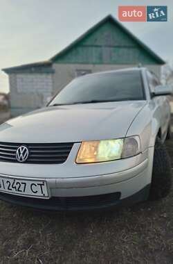 Універсал Volkswagen Passat 1999 в Житомирі