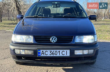 Универсал Volkswagen Passat 1996 в Каменском