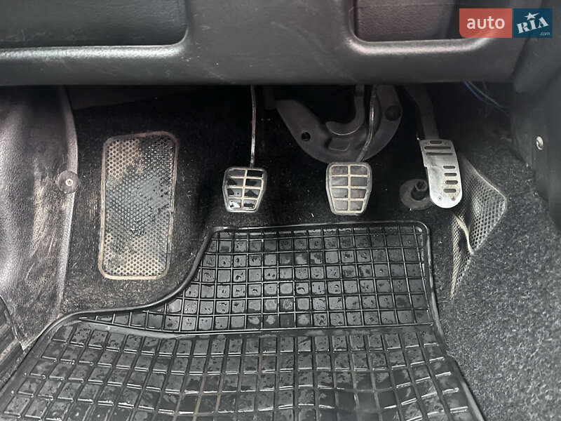 Седан Volkswagen Passat 1994 в Львове