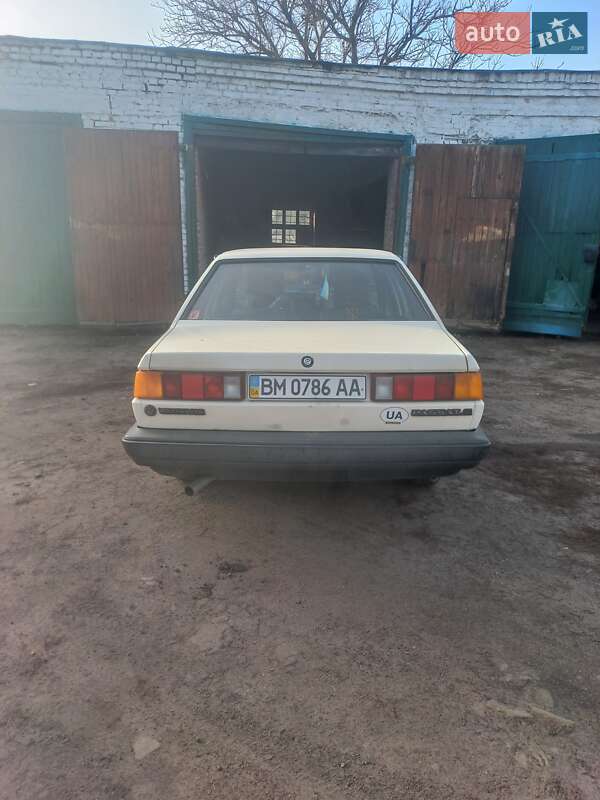 Седан Volkswagen Passat 1986 в Лебедині