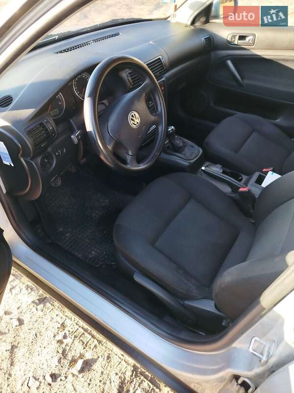 Универсал Volkswagen Passat 2000 в Харькове