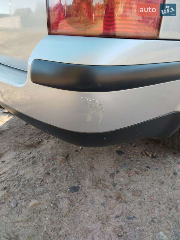 Универсал Volkswagen Passat 2000 в Харькове