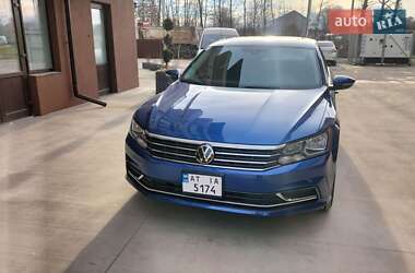 Седан Volkswagen Passat 2016 в Івано-Франківську