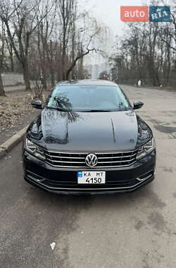 Седан Volkswagen Passat 2016 в Києві