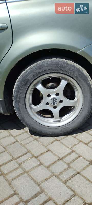 Седан Volkswagen Passat 2003 в Львові