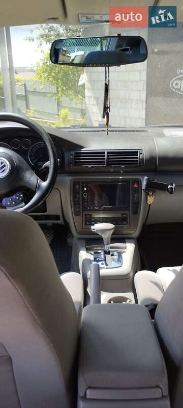 Седан Volkswagen Passat 2003 в Львові