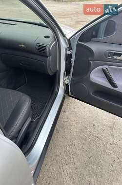 Седан Volkswagen Passat 2005 в 